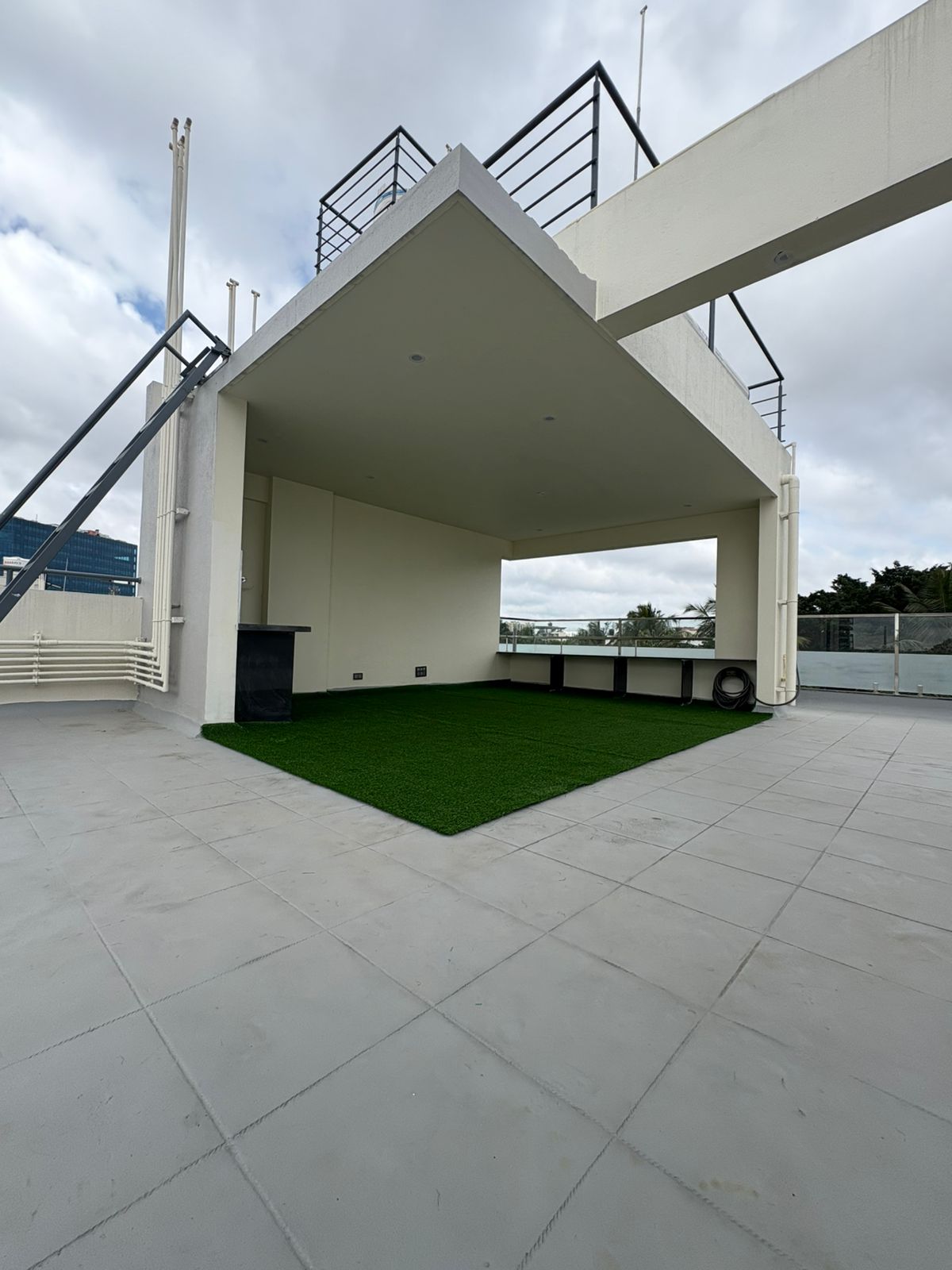35mm high density artificial turf installation